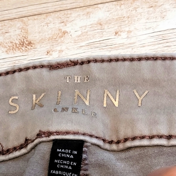 WHBM Jeans | Chevron |  Zipper Hem | Skinny Jeans | White House Black Market - Picture 11 of 16